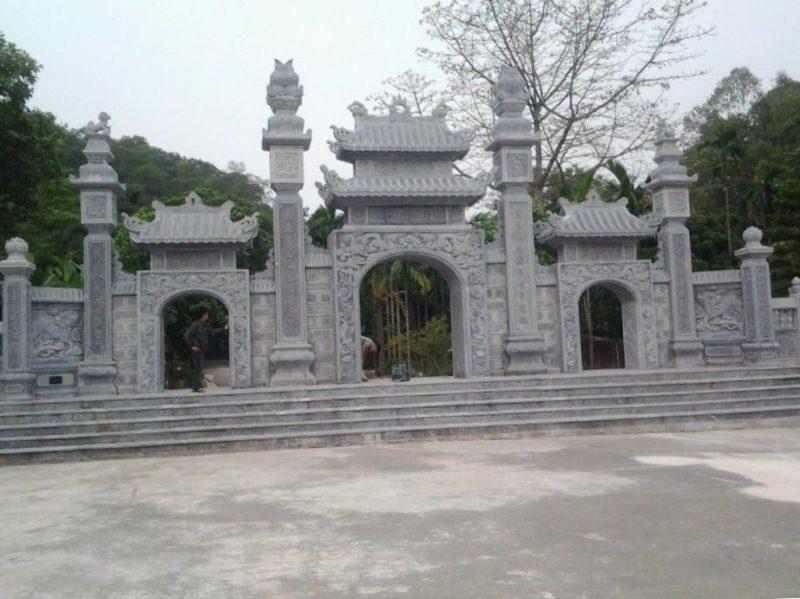 Cổng tam quan đá