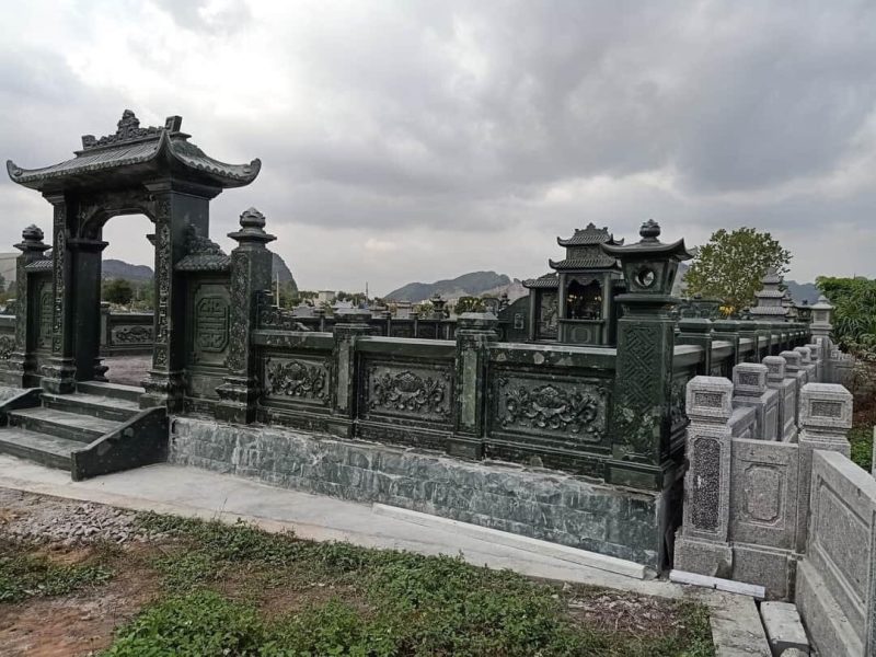 Cổng tam quan đá